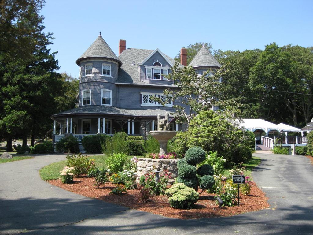 Castle Manor Inn Gloucester Exterior photo